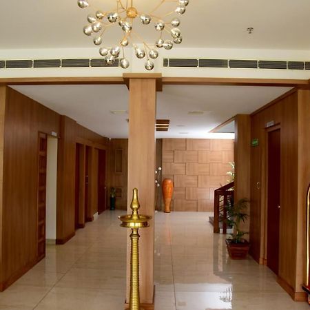 Hotel Emerald Palace Kottiyam Exterior photo
