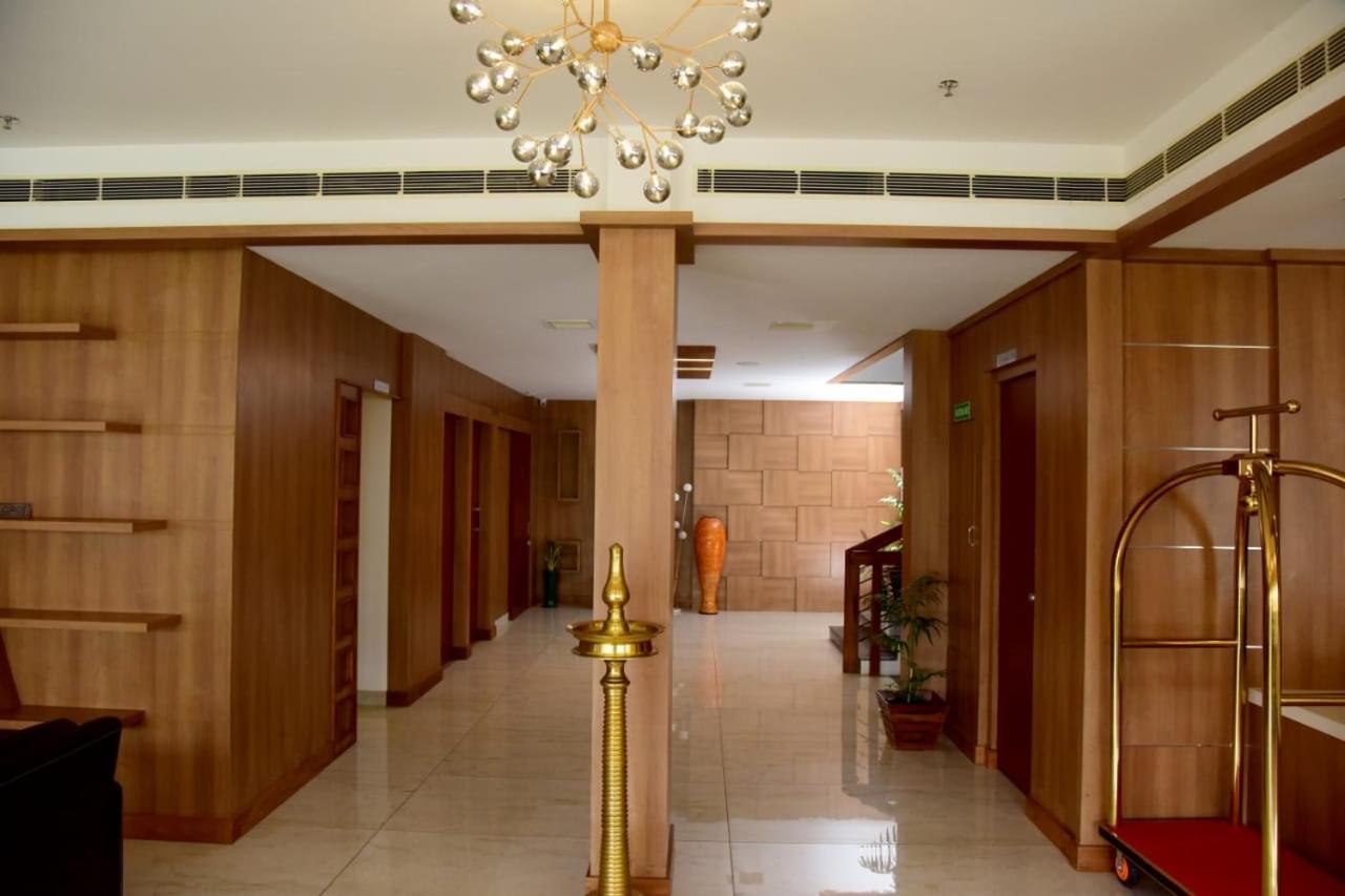 Hotel Emerald Palace Kottiyam Exterior photo