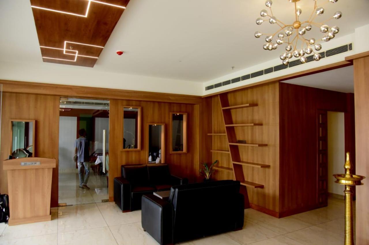 Hotel Emerald Palace Kottiyam Exterior photo